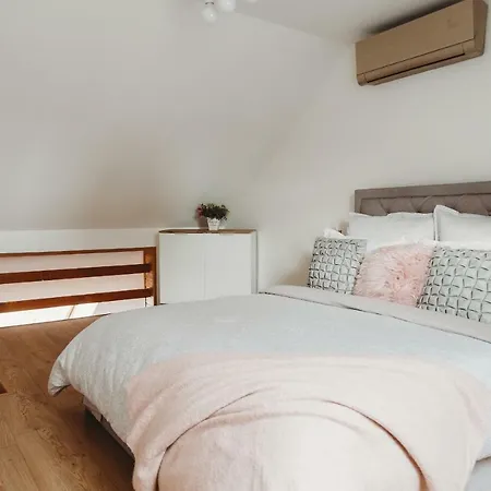 Center City Charming Loft *